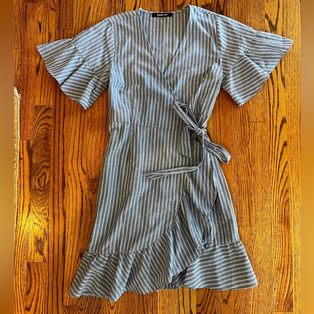 Sugar lips ruffle wrap dress. Size S Excellent condition 100% cotton